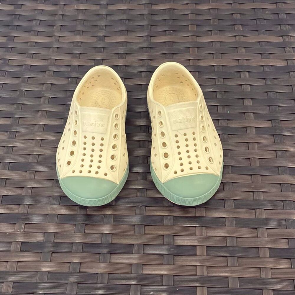 Native Jefferson shoes toddler size 4